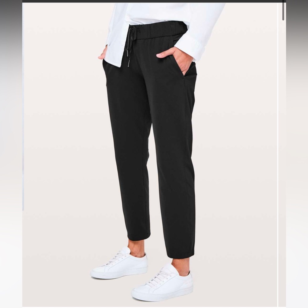 Lululemon On The Fly Pant in Black Size 2